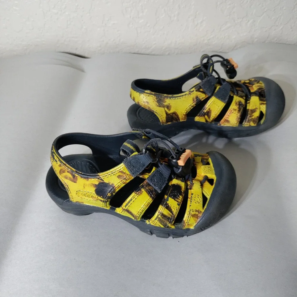 Keen Newport H2 Kids Yellow Black Tie Dye Water Sandals Outdoor Shoes Size 9
